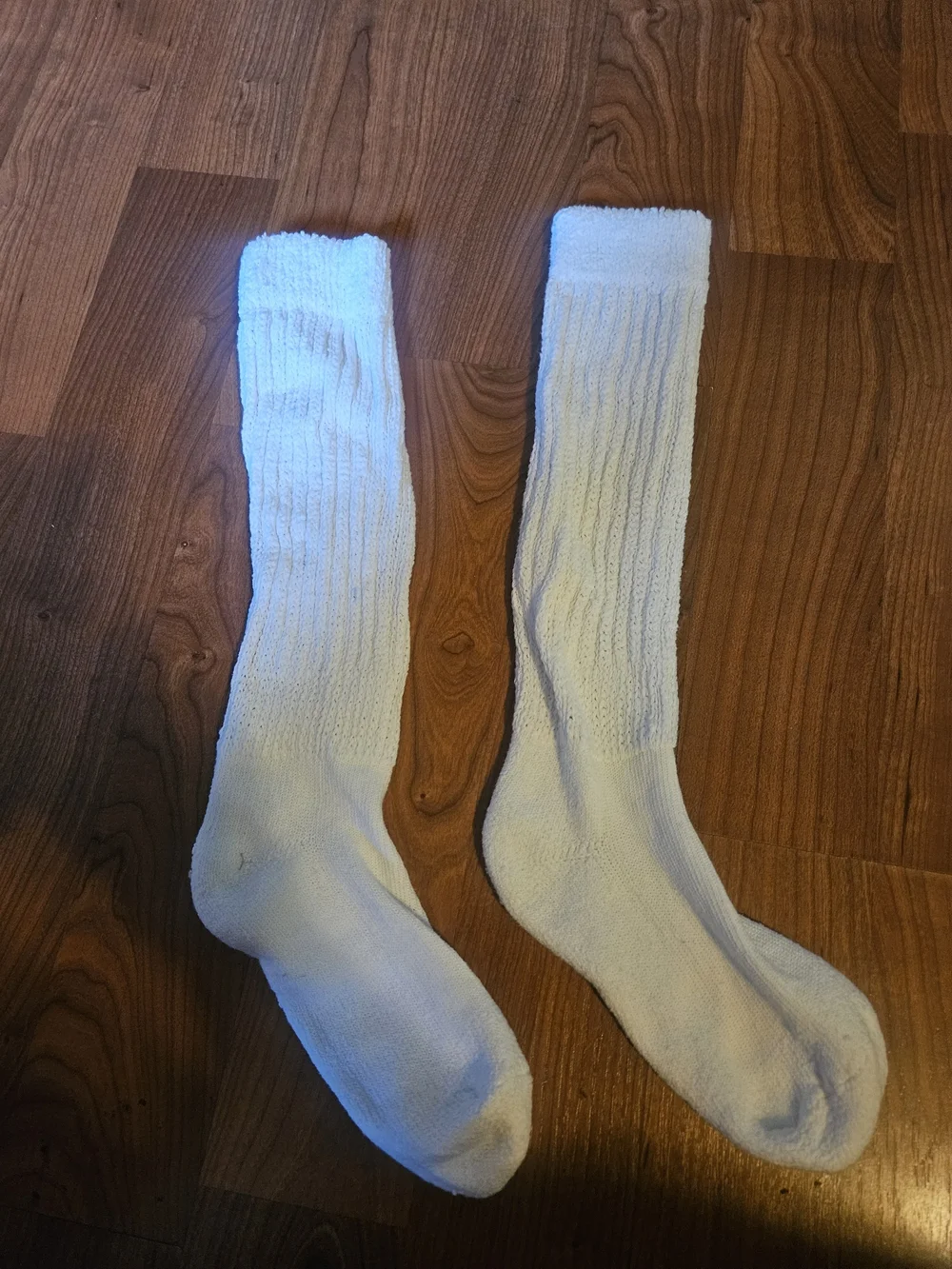 Women's White Pre loved Hooters  Slouch Socks